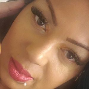 Meet your Posher, Fatima